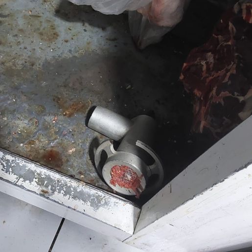 Mais de 1 tonelada de alimentos impróprios é apreendida em fiscalização em Descanso