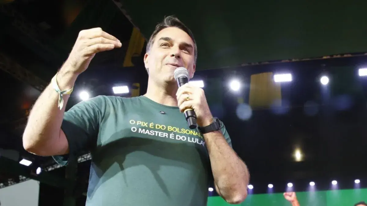 Cunha Porã dá a Flávio Bolsonaro maior votação proporcional de SC