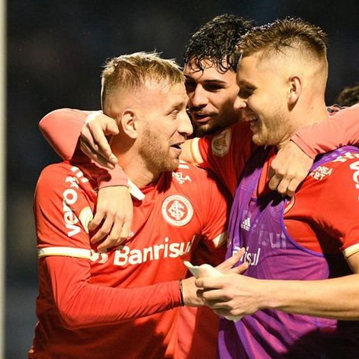 No finalzinho deu certo: Inter vence Avaí na Ressacada e sobe na tabela