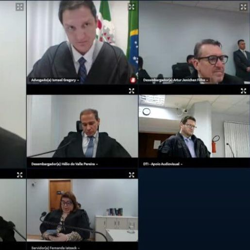 Vereadora que denunciou suposta saudação nazista em SMO voltará ao cargo, decide o TJ