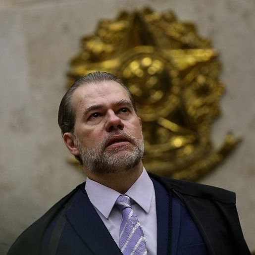 Presidente do STF, está internado com sintomas de coronavírus após cirurgia