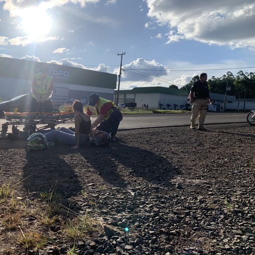 Colisão entre motocicletas deixa três feridos na BR-163