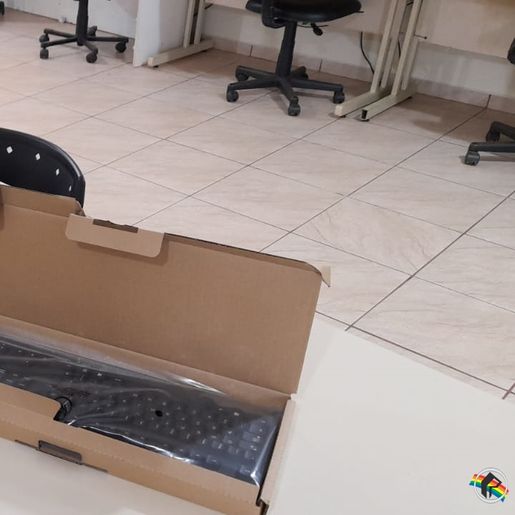 Escola de Linha São Lourenço recebe novos computadores e laboratório tecnológico