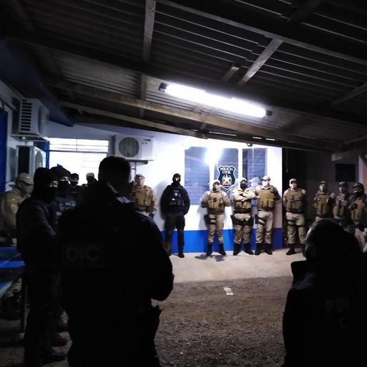 Operação resulta em quatro prisões por tráfico em Itapiranga e apreensão de balança e arma de fogo