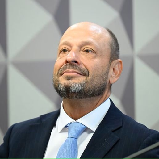 Presidente do INSS detalha histórico com Master e diz que ‘nunca se reuniu’ com Vorcaro