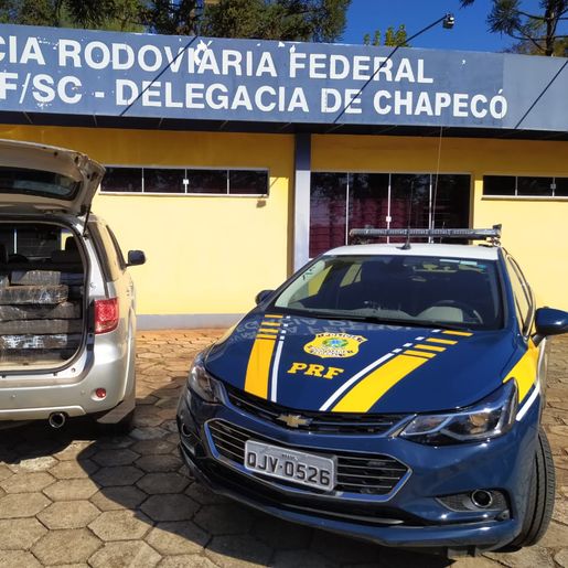 PRF apreende meia tonelada de maconha em camionete roubada na BR-282