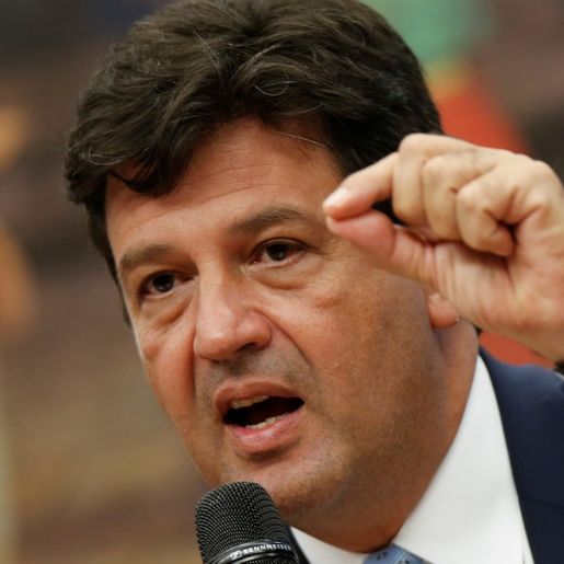 Ministro defende adiar eleições e antecipar formatura de estudantes de medicina