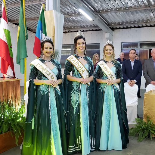 Abertura da 18ª Festa da Fruta reúne grande público em Mondaí