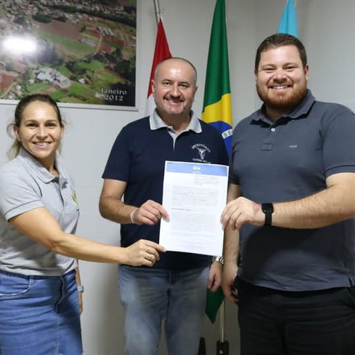 Iporã do Oeste firma Termo de Fomento com CAESP/APAE Caminho de Luz