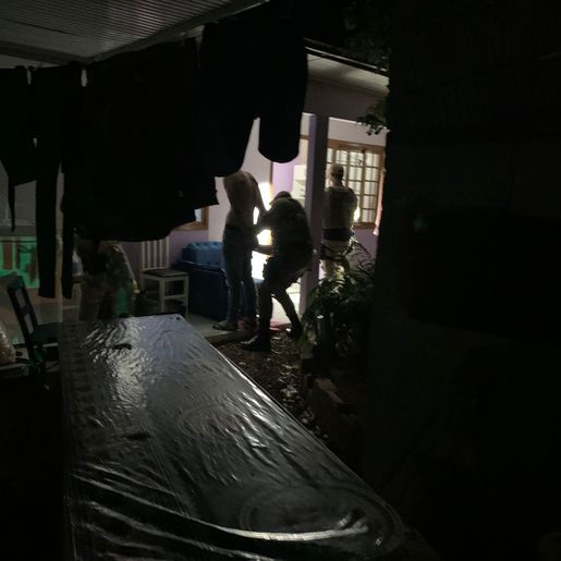 Inspetores da PRF prendem homem e salvam vitima de violência doméstica