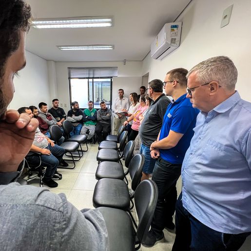 Motoboys cobram prazo quanto exigência do curso de especialização; ouça