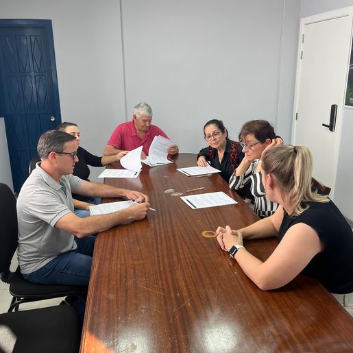 Guaraciaba amplia vagas de estacionamento com terrenos cedidos