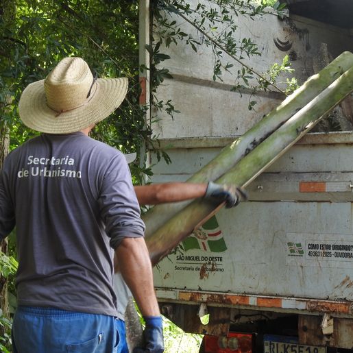 Prefeitura e 14º RCMec desenvolvem ação ambiental em São Miguel do Oeste
