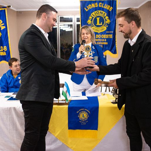 Lions Clube de Iporã do Oeste troca diretoria e empossa novos associados