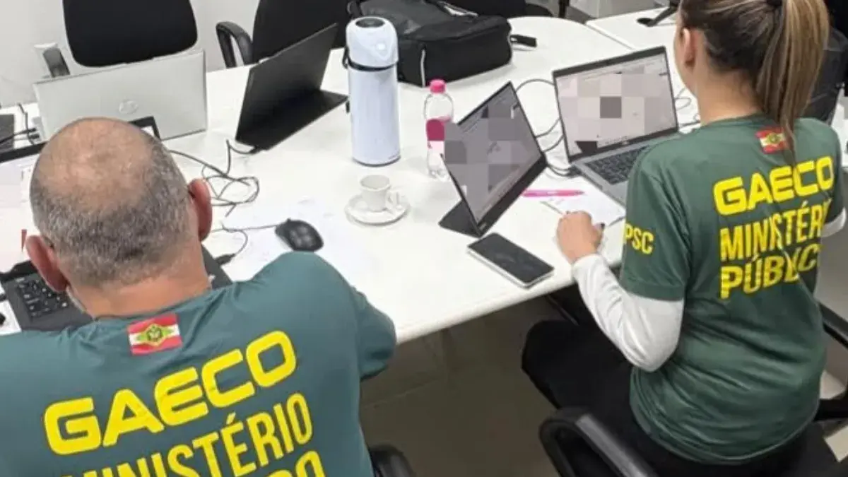 Operação investiga contratos de R$ 31,6 milhões e tem ex-prefeita entre os alvos em SC