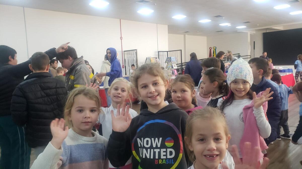 Feira do Livro movimenta o universo escolar em Iporã do Oeste