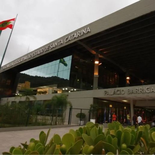 Alesc aprova orçamento de SC para 2026 com R$ 57 bilhões e foco em universidades e estradas