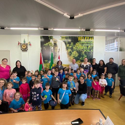 Alunos da escola Xavantes de Anchieta realizam visita ao Parque Augusta Crestani