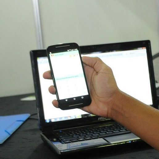 Aprovado projeto que autoriza provas de concurso público à distância