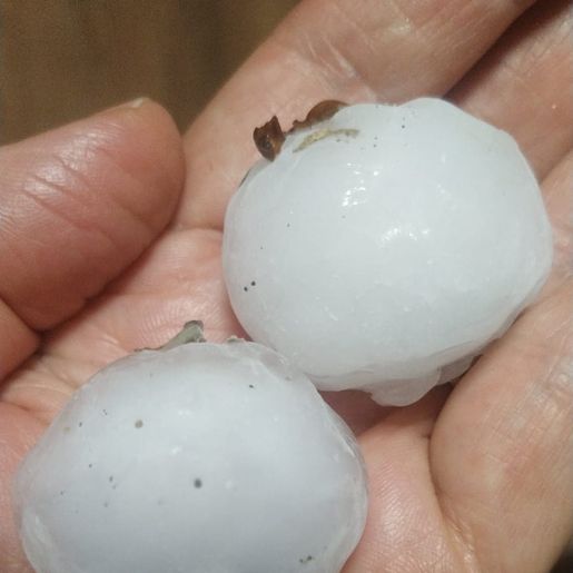 Chuva de granizo causa estragos em Itapiranga