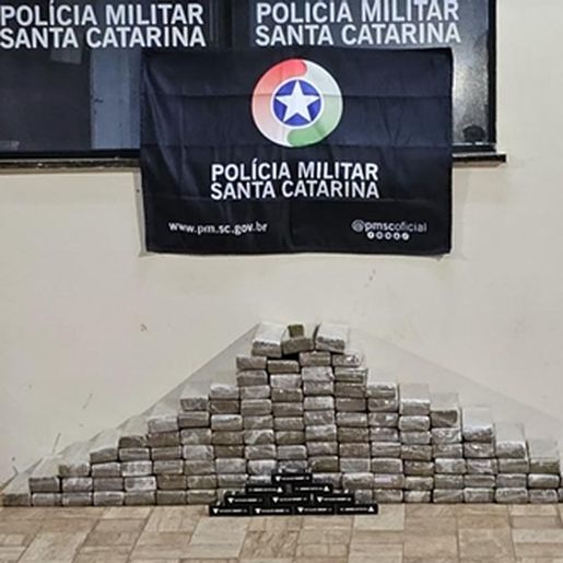Polícia apreende 100 kg de maconha e prende dois homens por tráfico em Jupiá