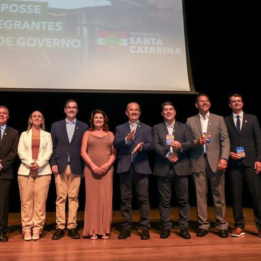 Novos secretários tomam posse no governo Jorginho Mello em SC