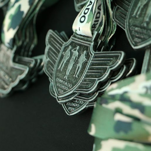 Corrida do Soldado é realizada em São Miguel do Oeste; fotos