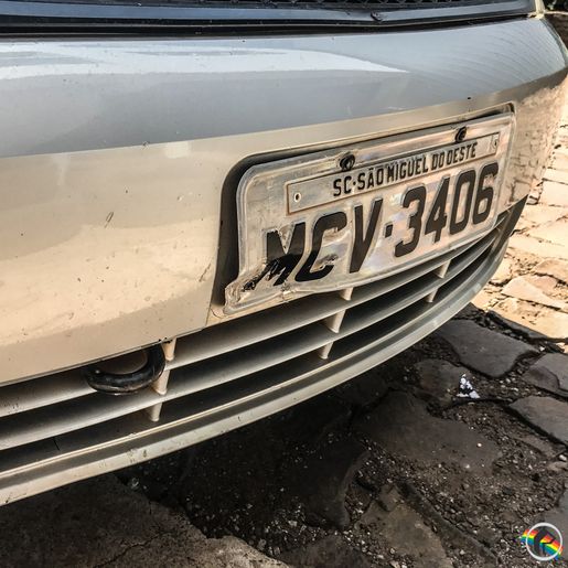 Acidente deixa motociclista gravemente ferido em SMOeste