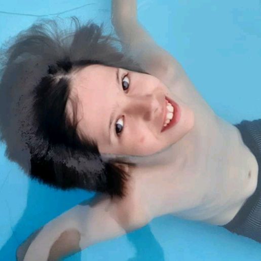 Menino de 11 anos faz doação de cabelo para hospital infantil; assista ao vídeo