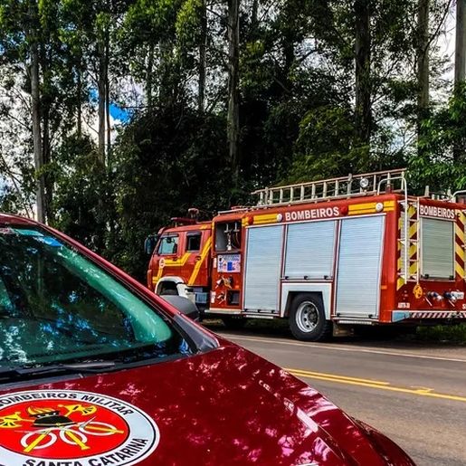Incêndio atinge carro em SMOeste e suspeita é de crime