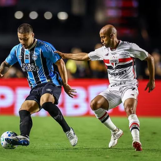 Luís Castro busca consertar defesa do Grêmio e fará mudanças para semifinal do Gauchão
