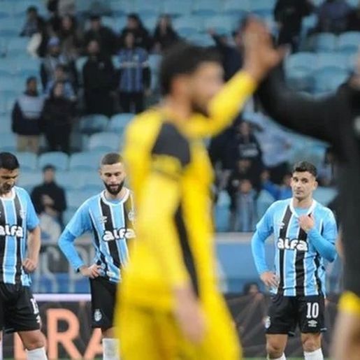 Grêmio sofre derrota melancólica para o lanterna Sport e recebe muitas vaias na Arena