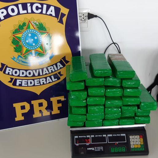 PRF apreende 15kg de maconha em Guaraciaba
