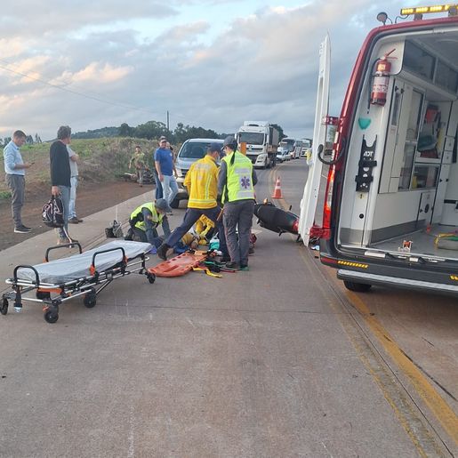 Colisão entre duas motos deixa dois feridos na BR-163, em Guarujá do Sul