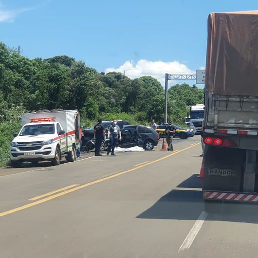 Mulher morre em colisão entre caminhonete e carro na BR-158 em Cunha Porã