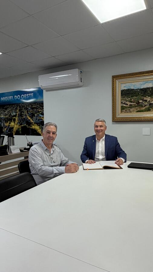 Prefeito retoma o comando da prefeitura de São Miguel do Oeste