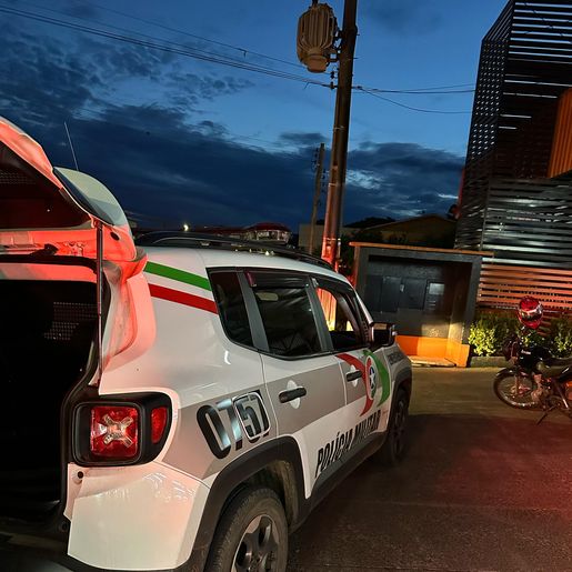 Polícia encontra arma e prende homem procurado por roubo em Maravilha