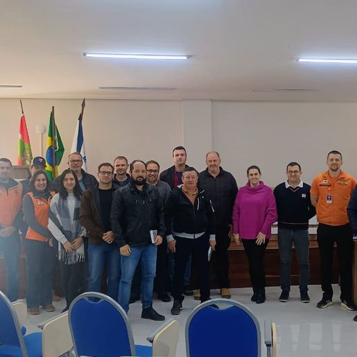 Defesa Civil de São José do Cedro participa de reunião regional em São Miguel do Oeste