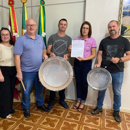 Administração de Descanso reativa Fanfarra Municipal