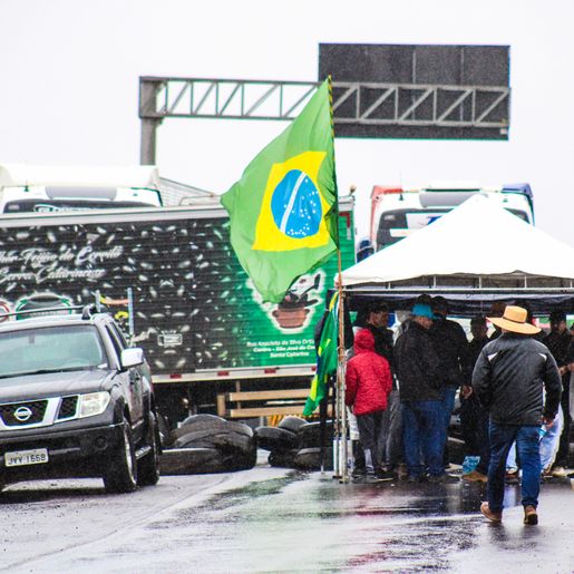Veja quais rodovias e trechos estão bloqueados em Santa Catarina nesta segunda-feira