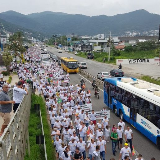 Militares protestam em Florianópolis e ameaçam operação padrão