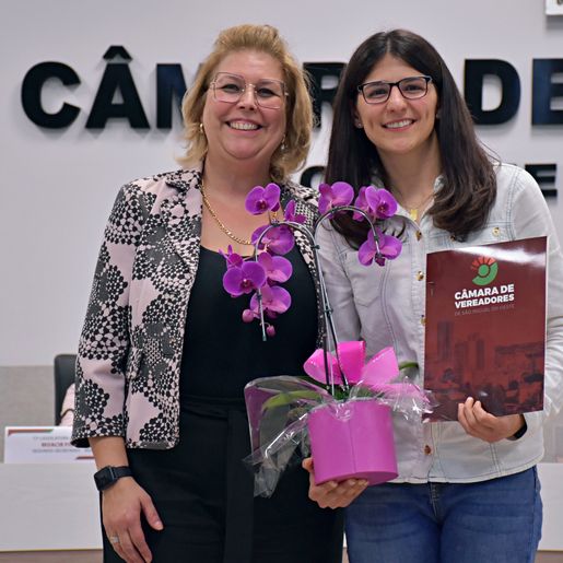 Câmara presta homenagem a Cely Gayardo, multicampeã no futsal feminino