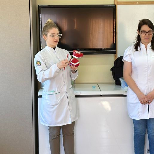CRAS de Guarujá do Sul promove atividade sobre higiene bucal para crianças e jovens