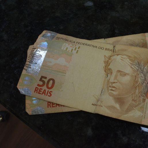 Governo reduz de R$ 1.079 para R$ 1.067 proposta para o salário mínimo em 2021