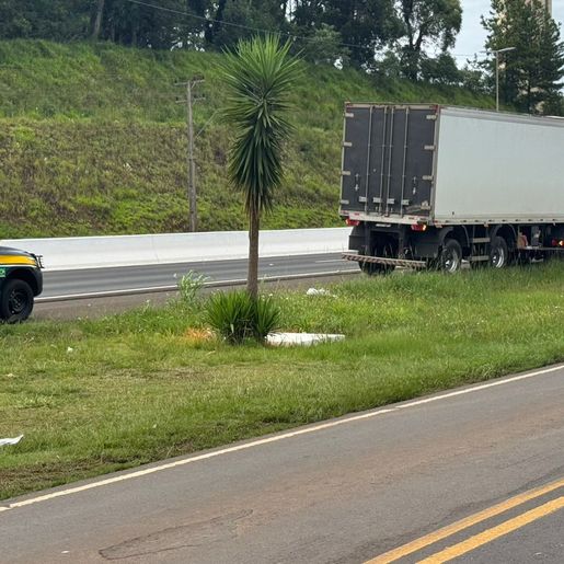 PRF flagra caminhoneiro sob efeito de anfetamina na BR-480, em Chapecó