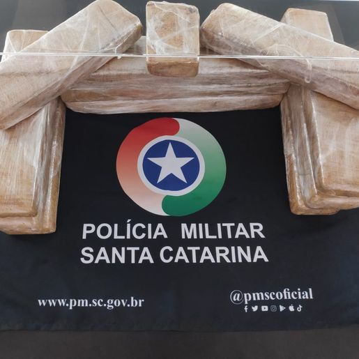 Mulher é presa com mais de 11 kg de maconha