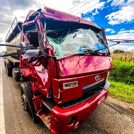 SMO: motorista sai ileso de grave colisão traseira na BR-163