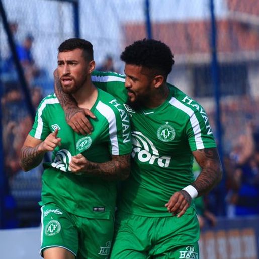 Chapecoense vence e avança às quartas de final do Catarinense