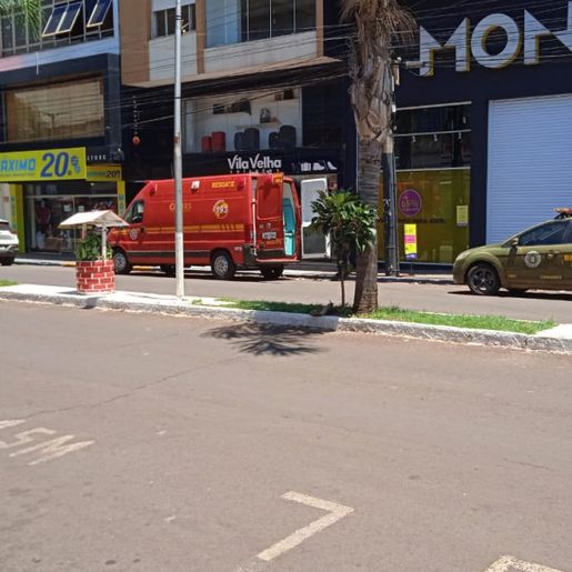 VÍDEOS: Bandidos armados invadem loja e fazem reféns no Rio Grande do Sul