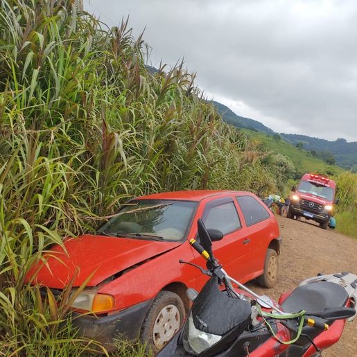 Motociclista sofre ferimentos graves em acidente no interior de Guarujá do Sul